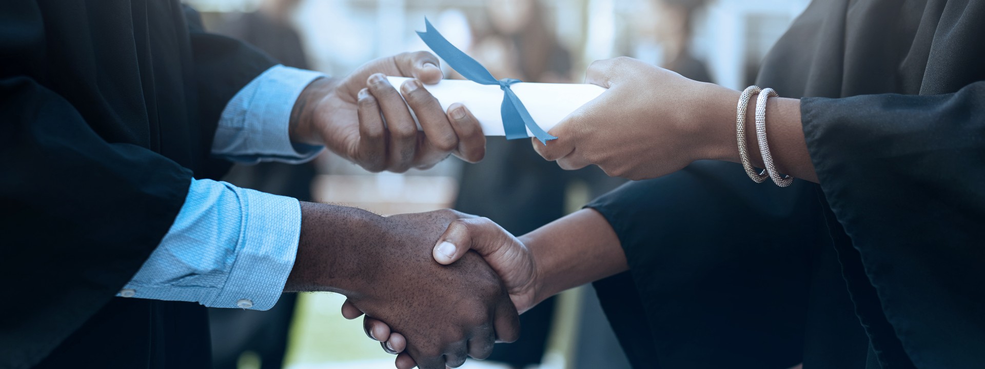 TÜV Rheinland Akademie: Wir unterstützen Sie darin, den technologischen Fortschritt zu meistern und die Zukunft aktiv zu gestalten. 